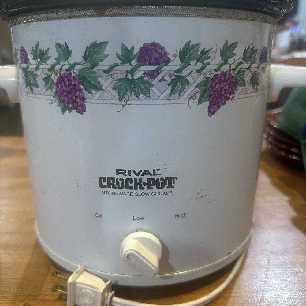 Vintage Rival Crockpot Slow Cooker 5 Quart Ivy Green Grape Vine Pattern USA